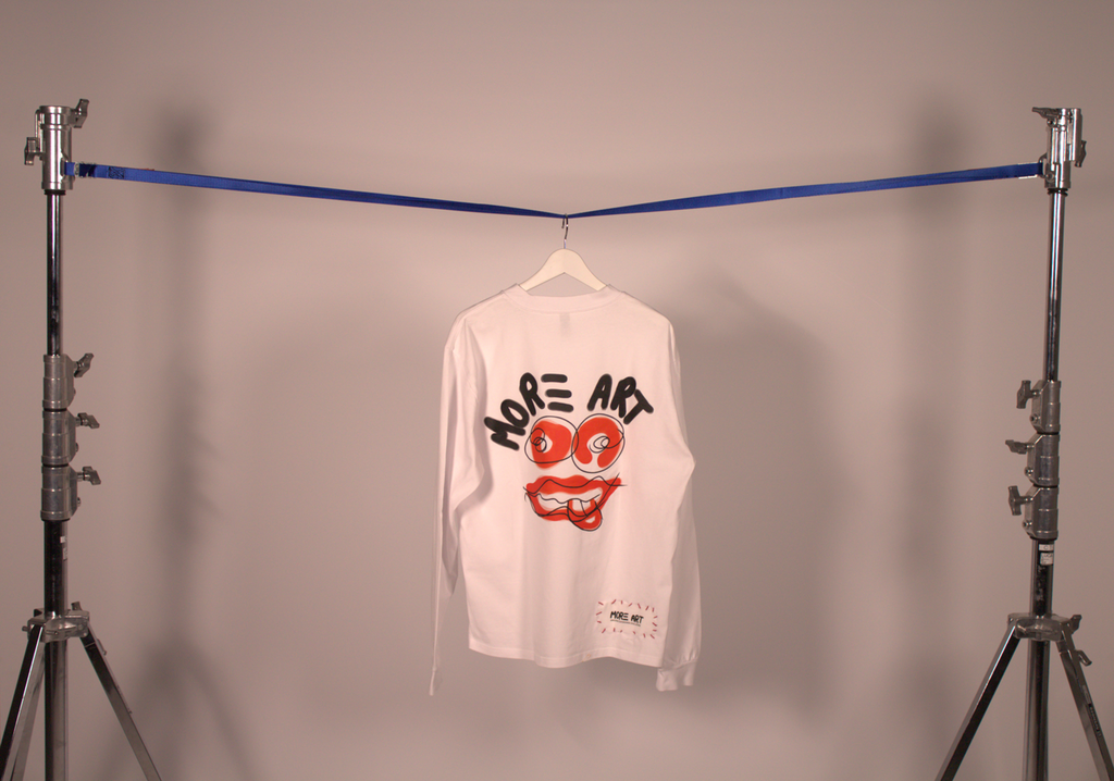 More Art smile long sleeve